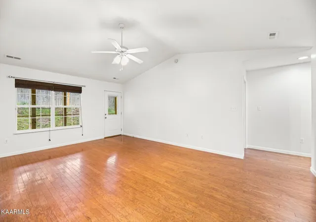 Photo 3 of Single family home for sale at 3373 Cummins Ln, Knoxville, TN 37921 | MLS# 1348363 | Listing updated on 2026-07-27
