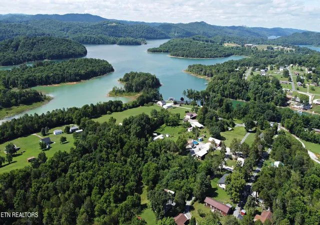2nd image of 121 Harness Rd, New Tazewell, TN 37825 | MLS# 1347720