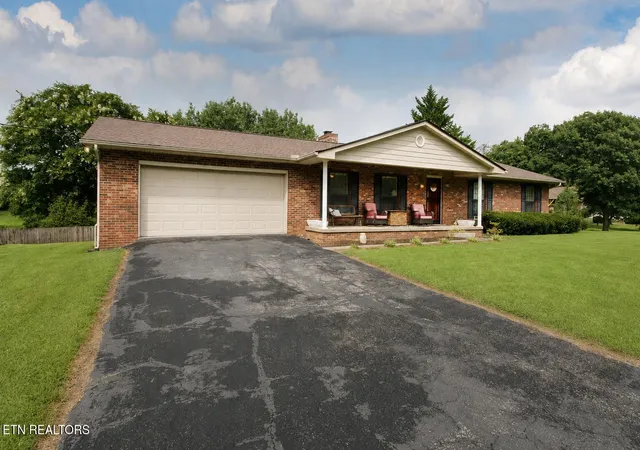Photo 1 of Sale Pending at 6613 Hummer Ln, Knoxville, TN 37912 | MLS# 1348192 | Listing updated on 2026-09-02