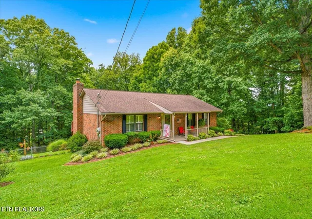 3rd image of 7547 Gynevere Dr, Knoxville, TN 37931 | MLS# 1347851