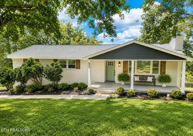 1st image of 403 Hickory St, Clinton, TN 37716 | MLS# 1347942