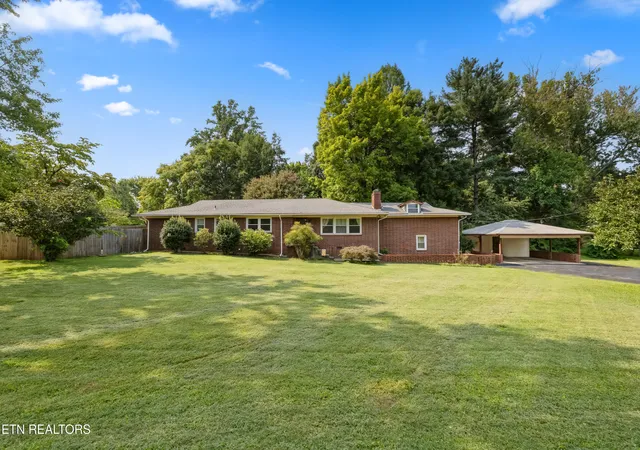Photo 1 of Single family home for sale at 6919 Haverhill Dr, Knoxville, TN 37909 | MLS# 1349950 | Listing updated on 2026-09-10
