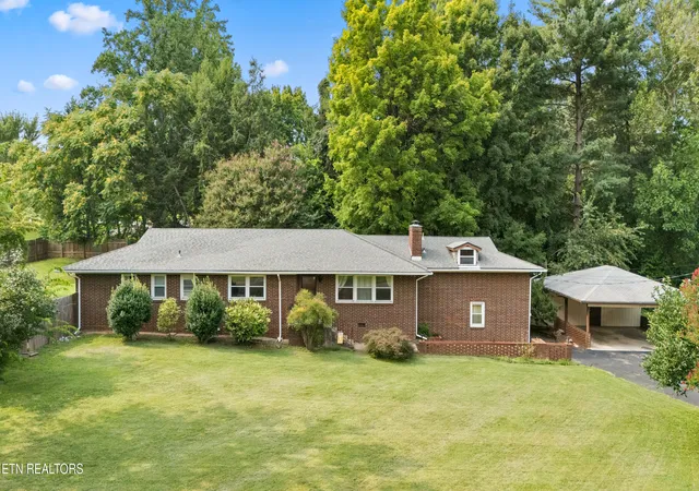Photo 2 of Single family home for sale at 6919 Haverhill Dr, Knoxville, TN 37909 | MLS# 1349950 | Listing updated on 2026-09-10