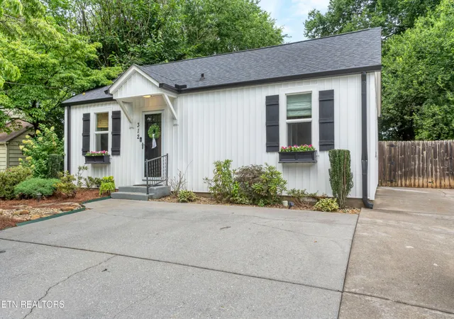 Photo 1 of Single family home for sale at 312 Incline Ln, Maryville, TN 37804 | MLS# 1348235 | Listing updated on 2026-09-13