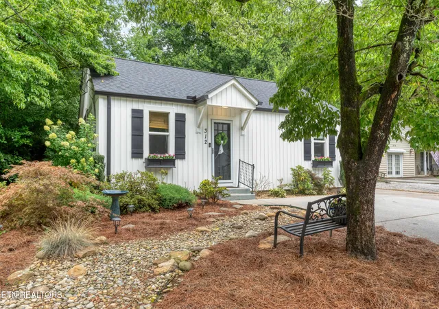 Photo 2 of Single family home for sale at 312 Incline Ln, Maryville, TN 37804 | MLS# 1348235 | Listing updated on 2026-09-13