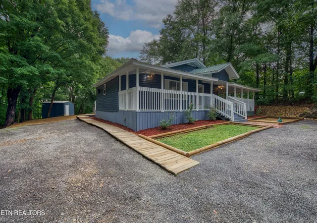 Photo 3 of Sale Pending at 1116 Middle Ridge Rd, Sevierville, TN 37862 | MLS# 1348376 | Listing updated on 2026-09-10