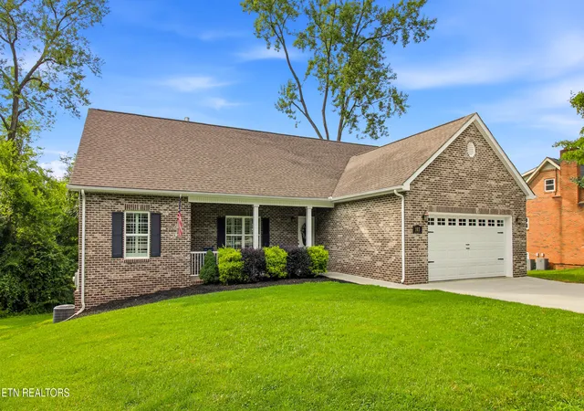 Photo 1 of Sale Pending at 103 Hummingbird Dr, Maryville, TN 37803 | MLS# 1348272 | Listing updated on 2026-08-27