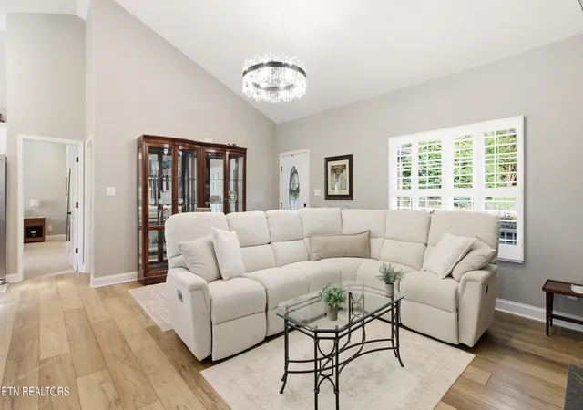 Photo 3 of Sale Pending at 103 Hummingbird Dr, Maryville, TN 37803 | MLS# 1348272 | Listing updated on 2026-08-27