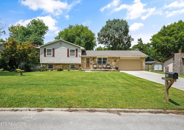2nd image of 408 Oran Rd, Farragut, TN 37934 | MLS# 1348534