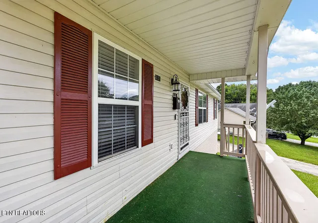 Photo 2 of Single family home for sale at 4258 Saint Lucia Ln, Knoxville, TN 37921 | MLS# 1348236 | Listing updated on 2026-08-11