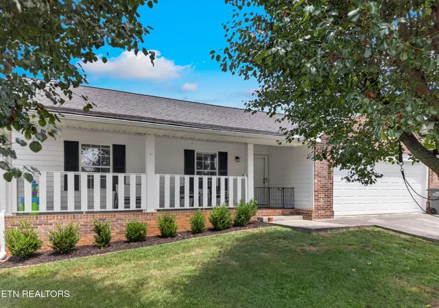 Photo 2 of Single family home for sale at 1033 Fox Run, Jefferson City, TN 37760 | MLS# 1348304 | Listing updated on 2026-09-14