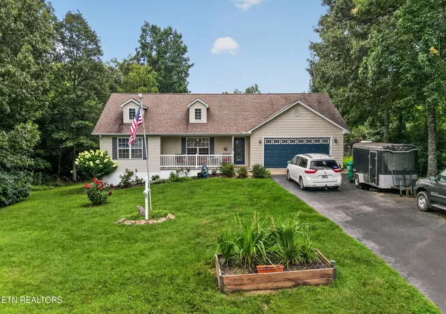 Photo 1 of Single family home for sale at 1044 Ackia Dr, Crossville, TN 38572 | MLS# 1348629 | Listing updated on 2026-07-17