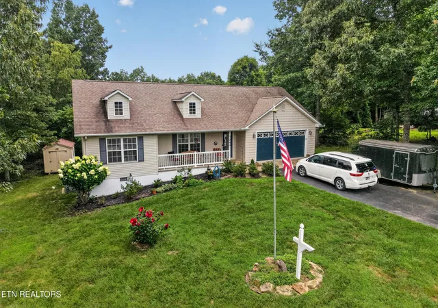 Photo 2 of Single family home for sale at 1044 Ackia Dr, Crossville, TN 38572 | MLS# 1348629 | Listing updated on 2026-07-17