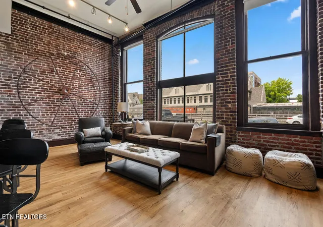 2nd image of 129 W Jackson Ave #102, Knoxville, TN 37902 | MLS# 1349331