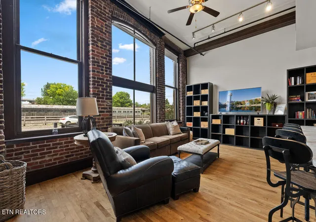 Photo 3 of Sale Pending at 129 W Jackson Ave #102, Knoxville, TN 37902 | MLS# 1349331 | Listing updated on 2026-08-24
