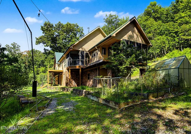 Photo 2 of Single family home for sale at 1231 Vardy Blackwater Rd, Sneedville, TN 37869 | MLS# 1351025 | Listing updated on 2026-08-28