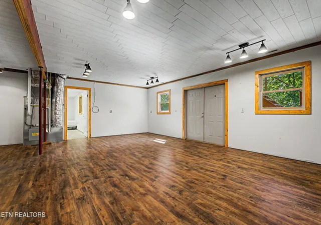 Photo 3 of Single family home for sale at 1231 Vardy Blackwater Rd, Sneedville, TN 37869 | MLS# 1351025 | Listing updated on 2026-10-15