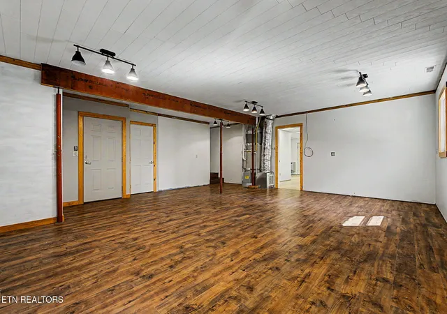 Photo 4 of Single family home for sale at 1231 Vardy Blackwater Rd, Sneedville, TN 37869 | MLS# 1351025 | Listing updated on 2026-10-15