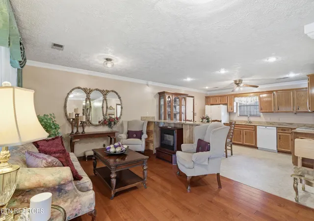 Photo 3 of Sale Pending at 3205 Lansing Ave, Knoxville, TN 37914 | MLS# 1348568 | Listing updated on 2026-09-02