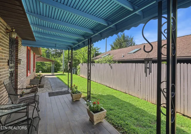 Photo 4 of Sale Pending at 3205 Lansing Ave, Knoxville, TN 37914 | MLS# 1348568 | Listing updated on 2026-09-02