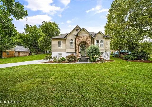2nd image of 622 S Old Sevierville Pike, Seymour, TN 37865 | MLS# 1348377