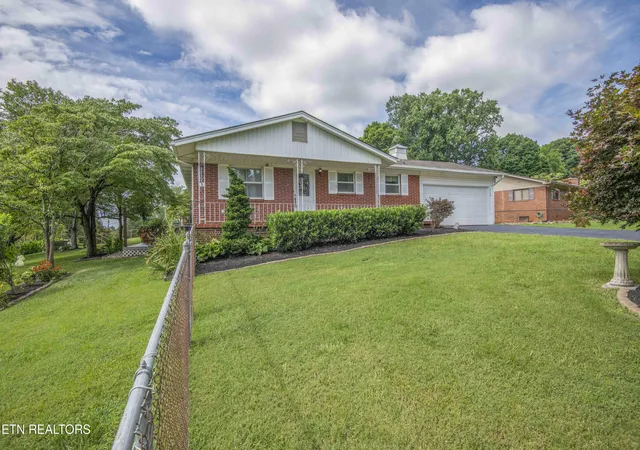 Photo 1 of Single family home for sale at 4100 Westgate Dr, Knoxville, TN 37921 | MLS# 1348485 | Listing updated on 2026-09-09