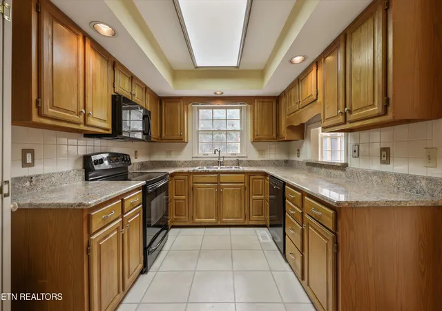 Photo 3 of Sale Pending at 882 Hansmore Pl, Knoxville, TN 37919 | MLS# 1348270 | Listing updated on 2026-09-05