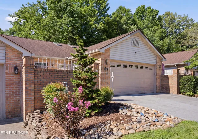 Photo 1 of Single family home for sale at 9520 Hyacinth Way, Knoxville, TN 37923 | MLS# 1348290 | Listing updated on 2026-08-26