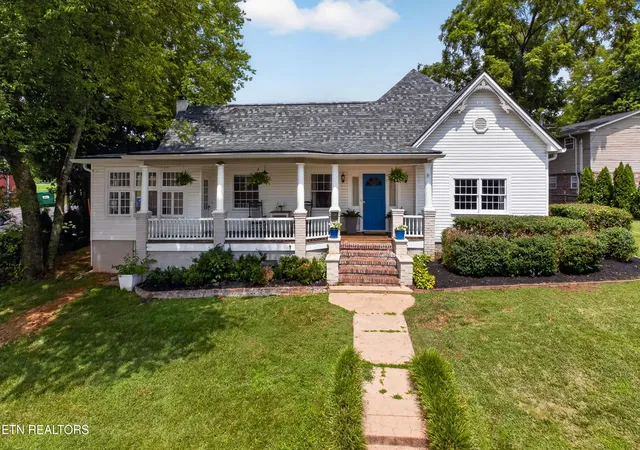 1st image of 300 N Hicks St, Clinton, TN 37716 | MLS# 1349558
