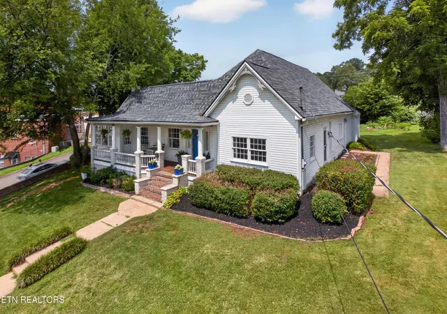 34th image of 300 N Hicks St, Clinton, TN 37716 | MLS# 1349558