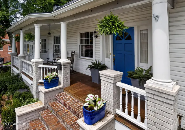 3rd image of 300 N Hicks St, Clinton, TN 37716 | MLS# 1349558