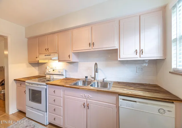 Photo 3 of Condo for sale at 7019 Traditional Dr, Knoxville, TN 37909 | MLS# 1349513 | Listing updated on 2026-08-10