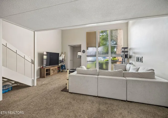 Photo 4 of Condo for sale at 503 Canberra Dr #D2, Knoxville, TN 37923 | MLS# 1348147 | Listing updated on 2026-09-10