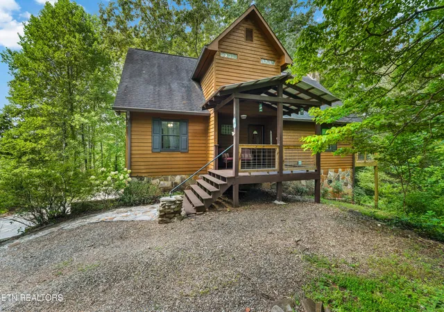 Photo 3 of Single family home for sale at 212 Old Lindsey Brg Rd, Vonore, TN 37885 | MLS# 1351934 | Listing updated on 2026-09-21