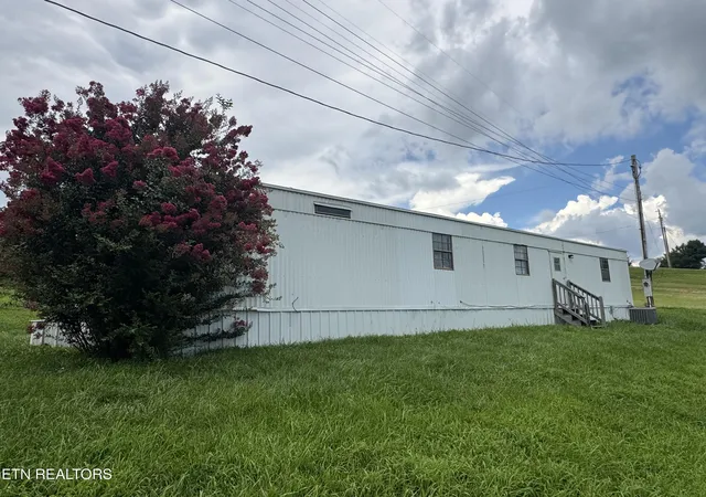 2nd image of 865 Shade Pressnell Rd, Tazewell, TN 37879 | MLS# 1348191