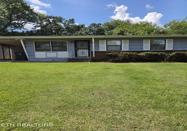 Photo 3 of Single family home for sale at 2246 W Gilbert Ln, Knoxville, TN 37920 | MLS# 1348760 | Listing updated on 2026-09-04