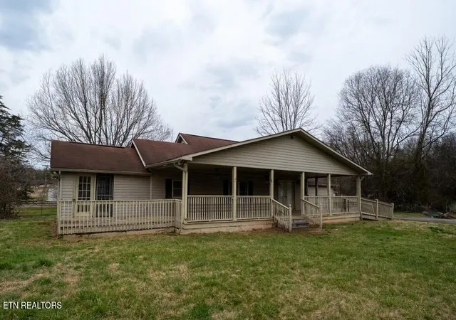 Photo 3 of Single family home for sale at 7011 Shell Ln, Knoxville, TN 37918 | MLS# 1348439 | Listing updated on 2026-08-19