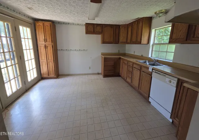 Photo 3 of Single family home for sale at 7011 Shell Ln, Knoxville, TN 37918 | MLS# 1348439 | Listing updated on 2026-08-19