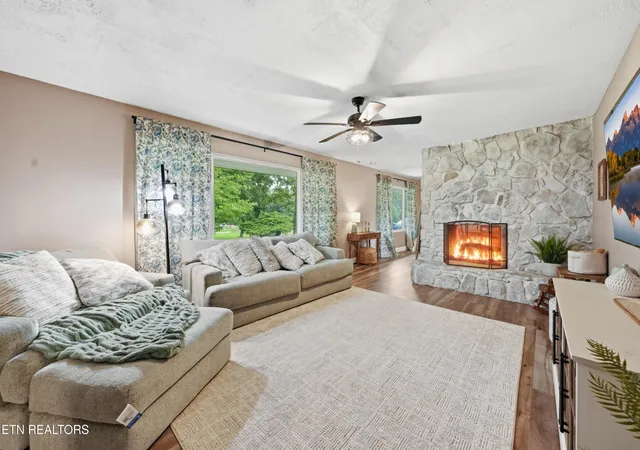 Photo 4 of Sale Pending at 212 Copenhaver Rd, Lenoir City, TN 37771 | MLS# 1349467 | Listing updated on 2026-09-15
