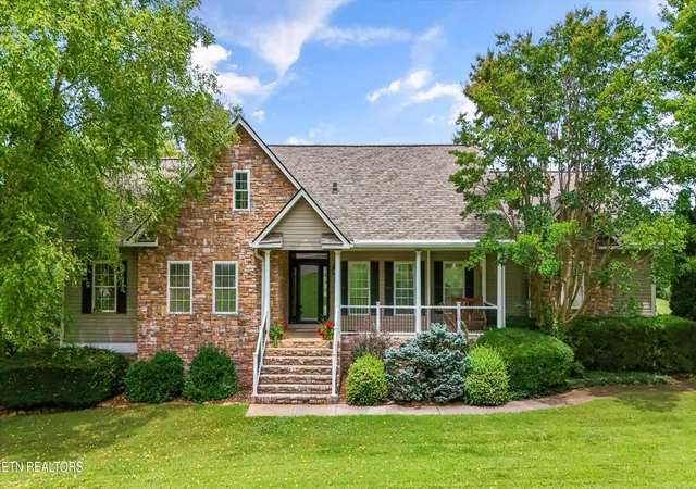 Photo 1 of Sale Pending at 2007 Eastwood Dr, Maryville, TN 37803 | MLS# 1348510 | Listing updated on 2026-08-17