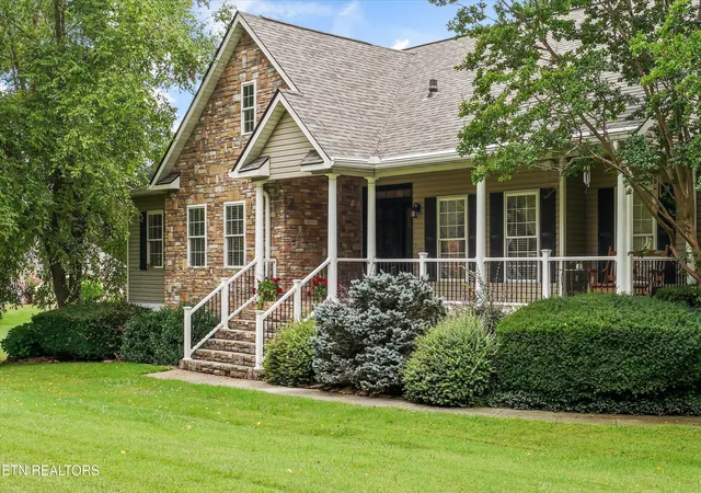 Photo 3 of Sale Pending at 2007 Eastwood Dr, Maryville, TN 37803 | MLS# 1348510 | Listing updated on 2026-08-17