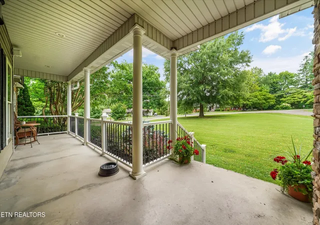 Photo 3 of Sale Pending at 2007 Eastwood Dr, Maryville, TN 37803 | MLS# 1348510 | Listing updated on 2026-08-17