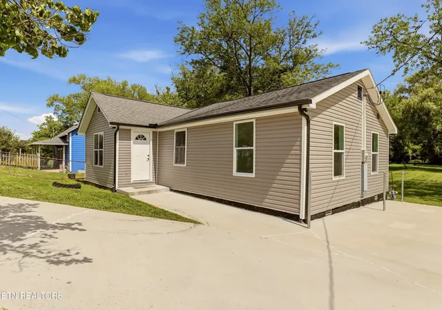 1st image of 477 Marlow Cir, Clinton, TN 37716 | MLS# 1348284