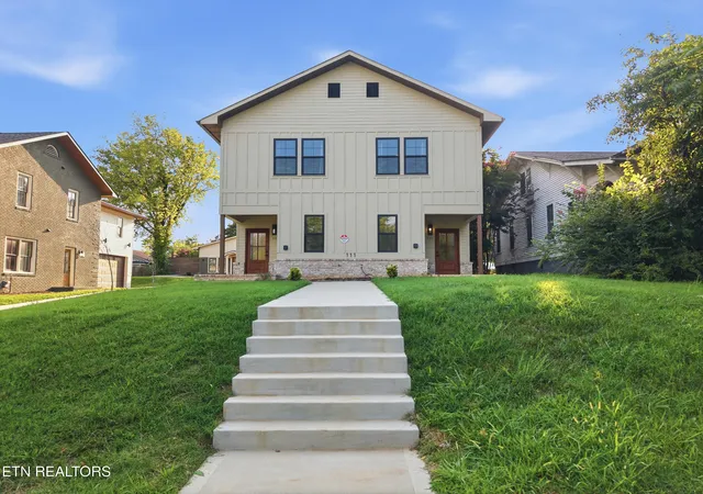 Photo 2 of Sale Pending at 111 Morningside Dr, Knoxville, TN 37915 | MLS# 1350401 | Listing updated on 2026-08-12