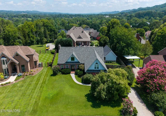 Photo 4 of Single family home for sale at 6928 Mount Royal Blvd, Knoxville, TN 37918 | MLS# 1349366 | Listing updated on 2026-09-15