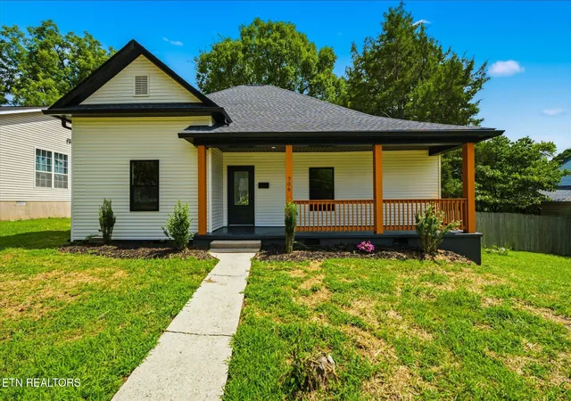 Single family home for sale at 706 Banks Ave, Knoxville, TN 37917 | MLS# 1348745