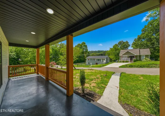 Photo 3 of Single family home for sale at 706 Banks Ave, Knoxville, TN 37917 | MLS# 1348745 | Listing updated on 2026-09-21
