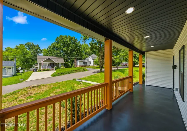 Photo 4 of Single family home for sale at 706 Banks Ave, Knoxville, TN 37917 | MLS# 1348745 | Listing updated on 2026-09-21