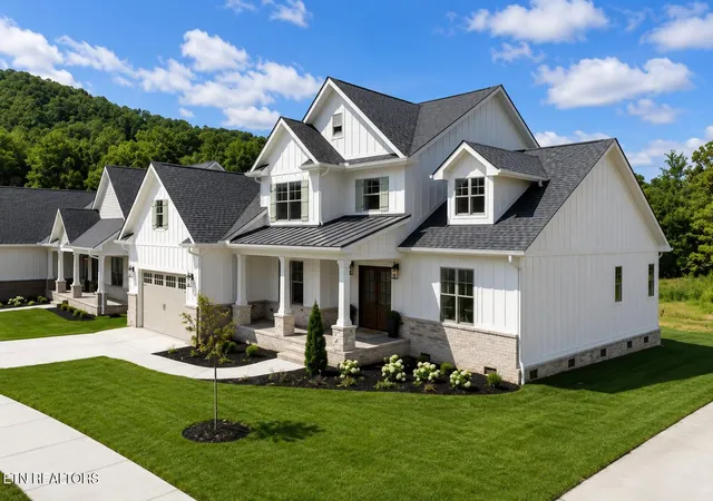 Photo 3 of Single family home for sale at 104 Cozy Manor Way, Clinton, TN 37716 | MLS# 1348301 | Listing updated on 2026-09-28