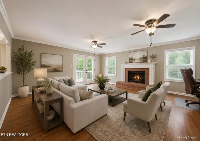 Photo 3 of Sale Pending at 716 Bridgeport Dr, Farragut, TN 37934 | MLS# 1348762 | Listing updated on 2026-09-10